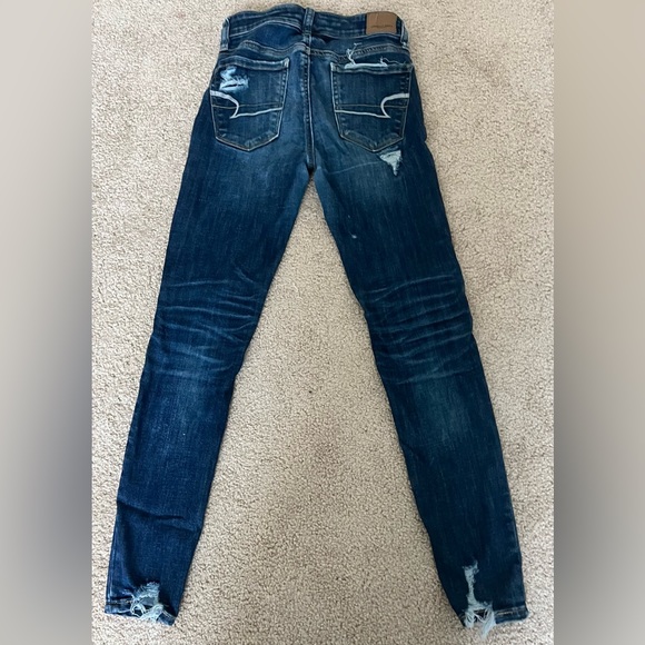 Women’s Ripped Dark Wash American Eagle Jeans - Picture 4 of 4